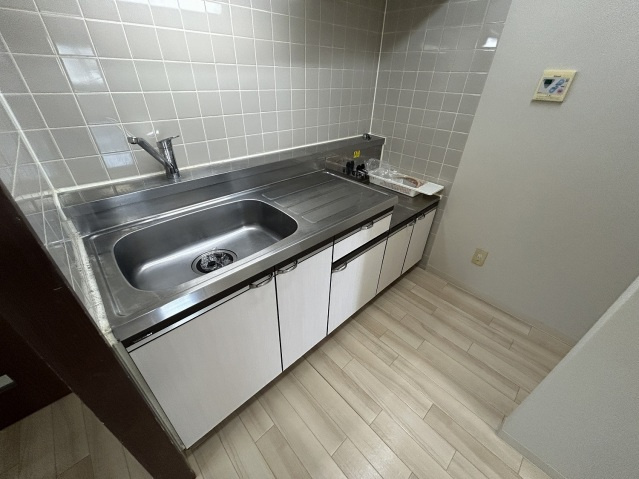 松川ビルのキッチン|きれいなキッチンです