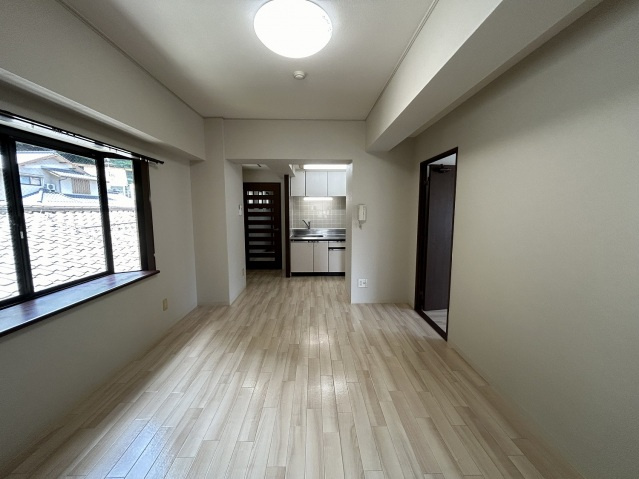 松川ビルの居間・リビング|ゆったり過ごせるリビングです