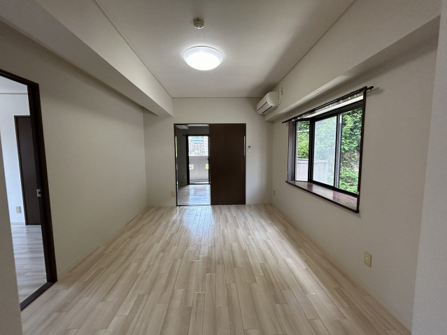 松川ビルの居間・リビング|リビングです