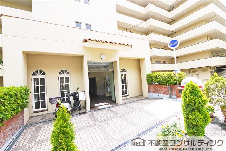 プラザ翠光のエントランス