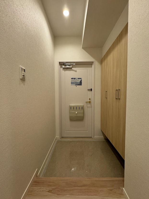 【玄関】ローレルコートアネスト宮島口 