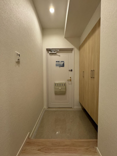 【玄関】ローレルコートアネスト宮島口 