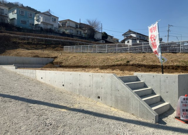 【外観】 | 土地の面積＝住宅面積ではありません。建ぺい率の問題などで、土地のある場所によって住宅を建てられる面積は限られています。高さもしかり、「土地」という言葉の中には、建築条件も含まれると考えておきましょう。