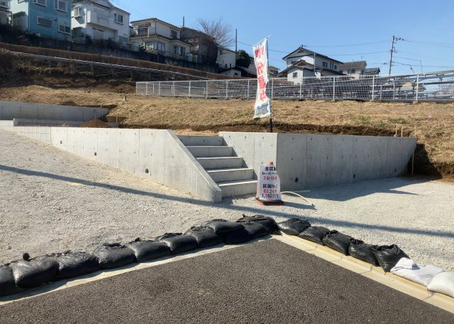 【外観】 | 物件の詳細については、現地を見てわかること以外に、役所や法務局などで調べないとわからないことがあります。そのため、現地に行く場合は、もしこの物件を買ったらどのような生活ができるかをイメージしましょう。