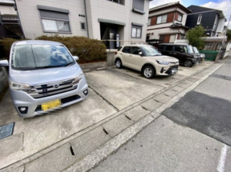 【駐車場】