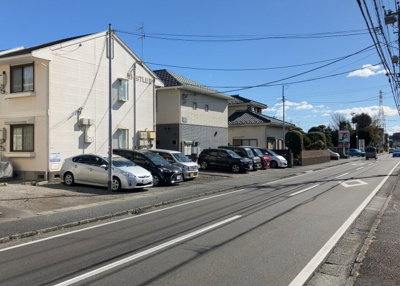 【外観】 | ＷＨＩＳＬＥⅡ | 土地の形が極端に長細かったり、狭小地、あるいは道路との高低差がある傾斜地だった場合、後々売ろうとしても買い手がつかない場合もあります。後々、売却することになった時に価値の下がらない土地を選びましょう。