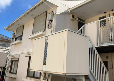 【外観】 | ＷＨＩＳＬＥⅡ | 土地の面積＝住宅面積ではありません。建ぺい率の問題などで、土地のある場所によって住宅を建てられる面積は限られています。高さもしかり、「土地」という言葉の中には、建築条件も含まれると考えておきましょう。