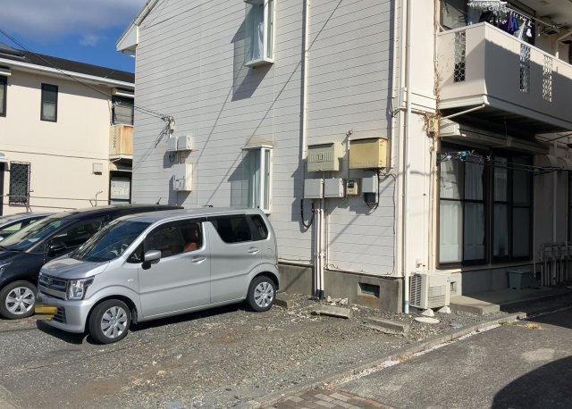 【外観】 | ＷＨＩＳＬＥⅡ | 物件の詳細については、現地を見てわかること以外に、役所や法務局などで調べないとわからないことがあります。そのため、現地に行く場合は、もしこの物件を買ったらどのような生活ができるかをイメージしましょう。