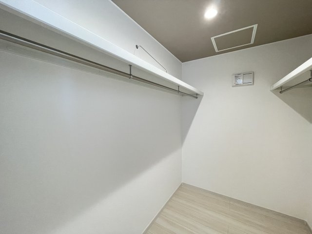 八戸市諏訪1丁目 B棟の収納