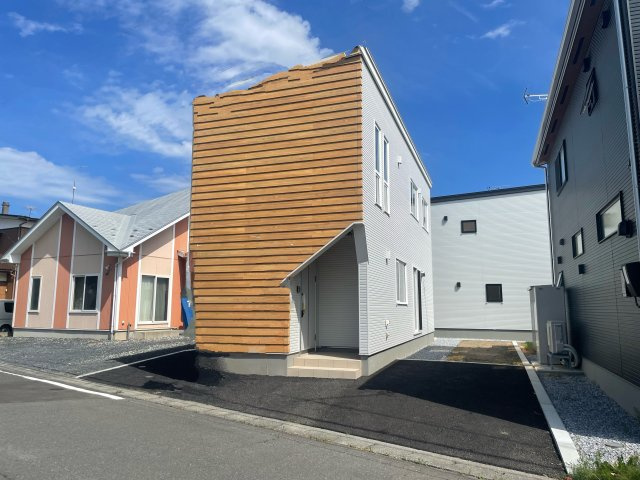 八戸市諏訪1丁目 B棟の外観