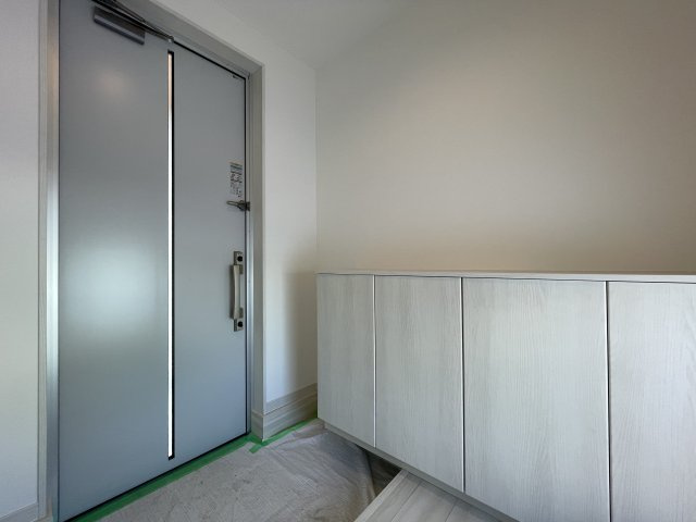 八戸市諏訪1丁目 B棟の玄関