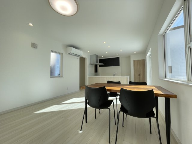 八戸市諏訪1丁目 B棟の居間・リビング