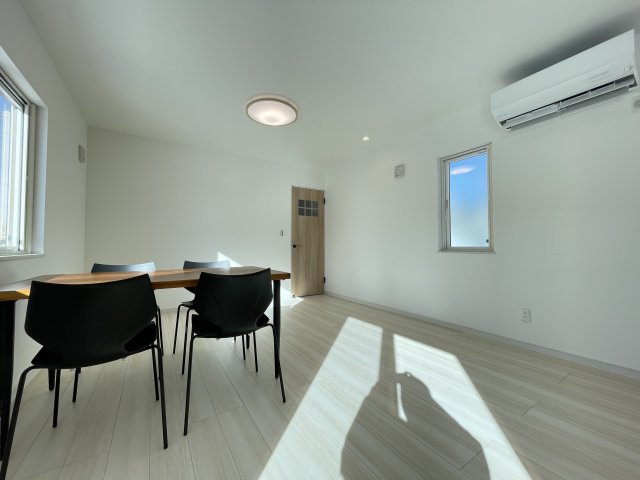 八戸市諏訪1丁目 B棟の居間・リビング