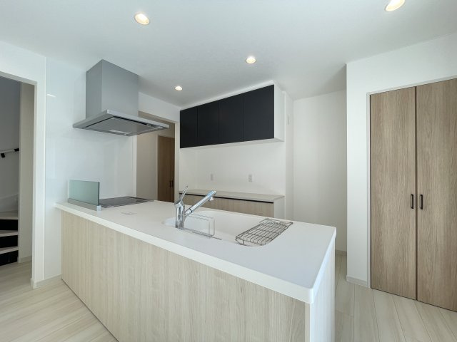 八戸市諏訪1丁目 B棟のキッチン