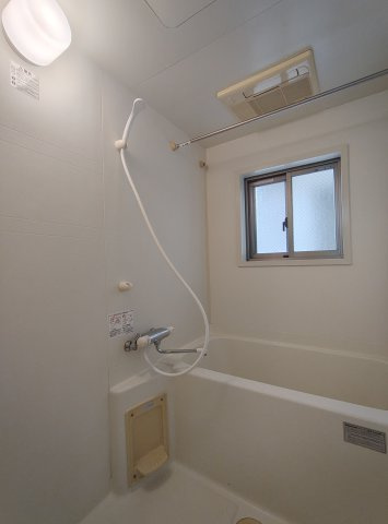 ベルフェリーク新神戸の浴室