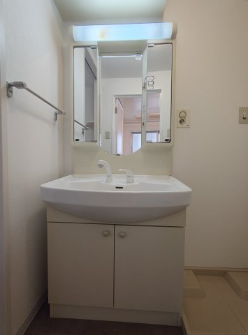 ベルフェリーク新神戸の洗面所