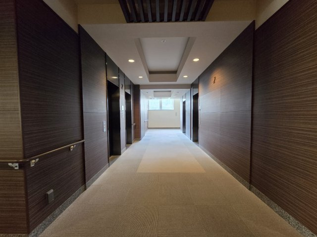 なんばグランドマスターズタワーのロビー