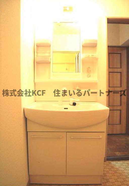 プレアール長門石の洗面所|スペースが確保できる洗面所です
