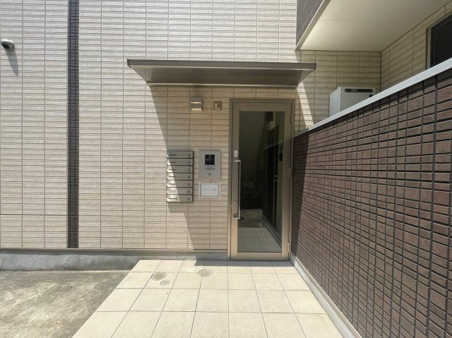 【エントランス】 | グランハイツ本陣 | ゆとりのあるエントランスです