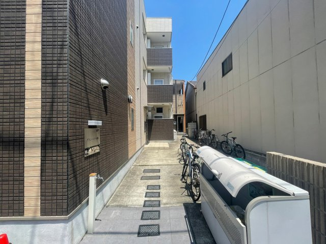 【エントランス】 | グランハイツ本陣 | 建物の内部です