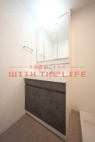S-RESIDENCE久留米六ツ門abreastⅠ【キャンペーン対象物件】の独立洗面台|独立洗面台、小物を置くことができて便利です