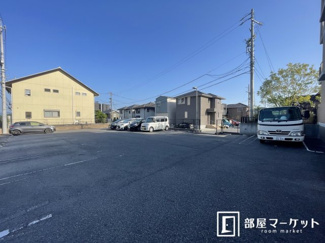 【駐車場】