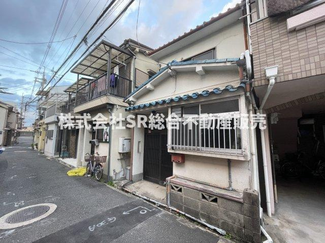 鴻池徳庵町中古戸建の外観|リフォームや住宅ローン・東大阪市の不動産の事なら弊社にお任せ下さいませ！
各地域の特徴・グルメ・裏道やその他、細かい情報等も熟知した
東大阪市出身のスタッフが新生活を送るお客様をサポート致します！