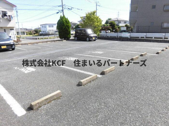 ラ・マーシャB棟の駐車場|駐車場があります