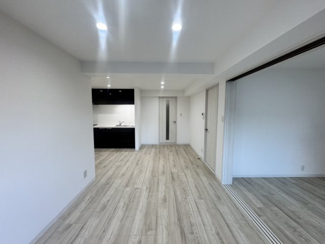 ビバリーハウス本山の居間・リビング