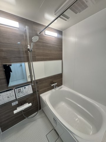 ビバリーハウス本山の浴室|浴室乾燥機付ユニットバスです。