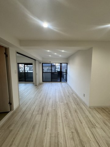 ビバリーハウス本山の居間・リビング