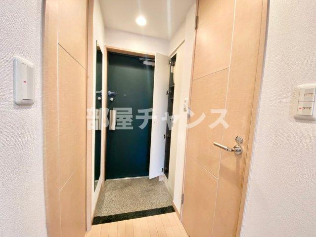 プレサンス新栄デコールの玄関