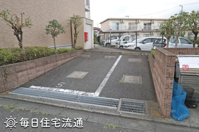 【駐車場】 | フラッツスクエアⅡ
