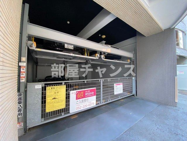 カレント新栄の駐車場