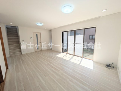 【居間・リビング】 | 浜松市中央区和合町 中古戸建て | リビングダイニングです