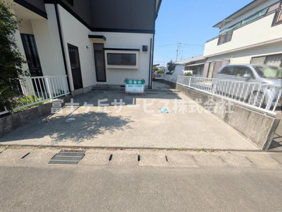 【駐車場】 | 浜松市中央区和合町 中古戸建て | ２台駐車可能です