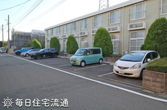 【駐車場】