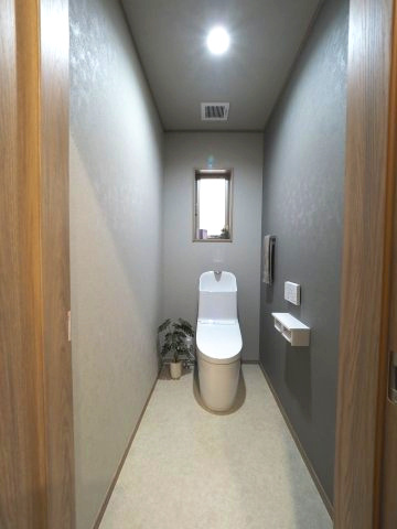 高屋　フルリノベーション物件　3LDKのトイレ|TOTO製トイレを採用しています。