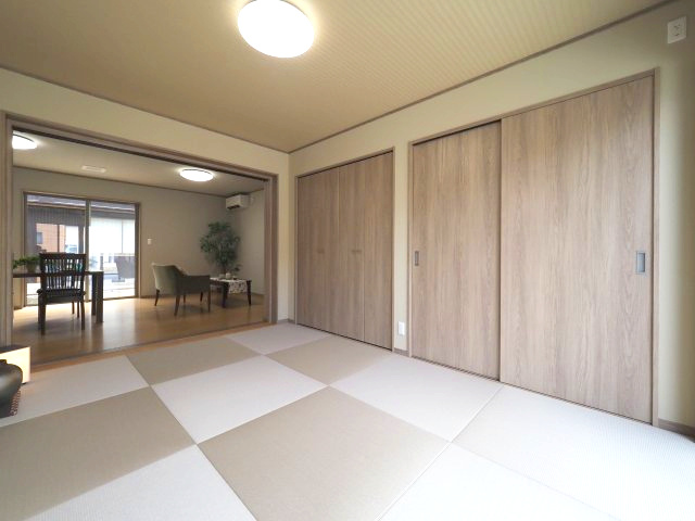 高屋　フルリノベーション物件　3LDKの和室|和室があると子育てや来客に重宝します。