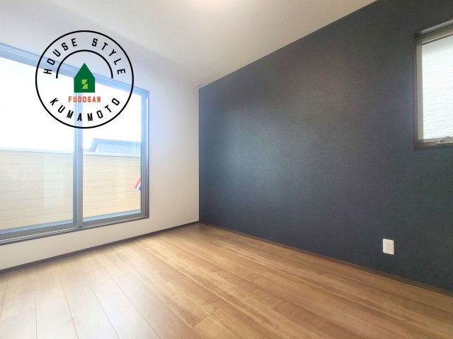 熊本市北区鶴羽田4丁目第2-2棟（1号棟）の寝室|主寝室には収納力に優れたクローゼットがありますので、お部屋もすっきり片付きます。