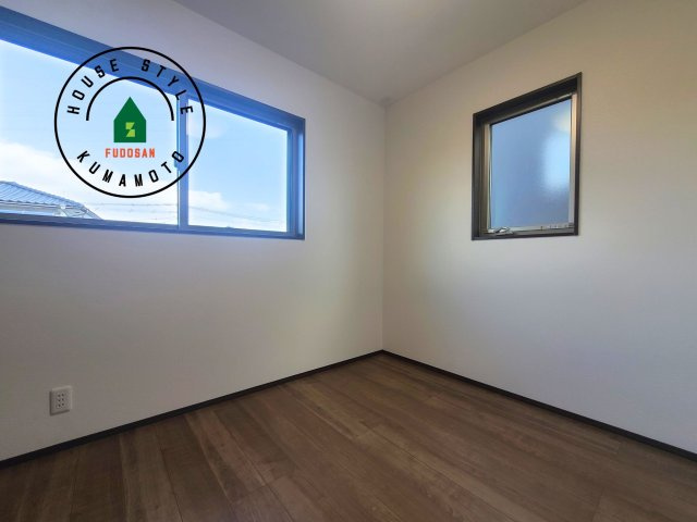 熊本市北区鶴羽田4丁目第2-2棟（1号棟）の洋室|採光良好な洋室は全居室、複層ガラスの遮熱効果と断熱効果で、一年中快適に過ごせます。