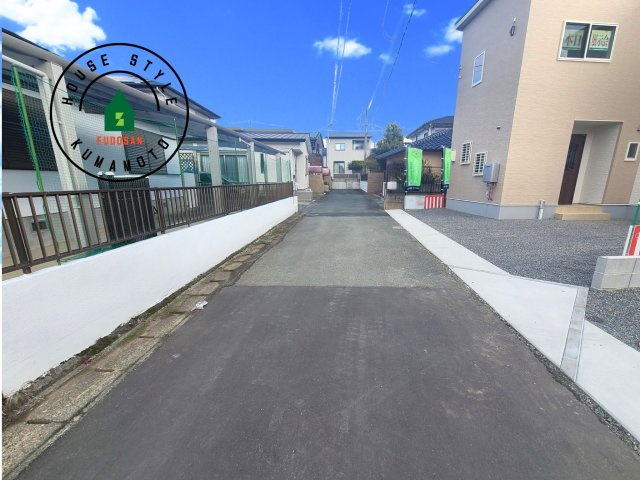 熊本市北区鶴羽田4丁目第2-2棟（1号棟）の前面道路含む現地写真|前面道路です。