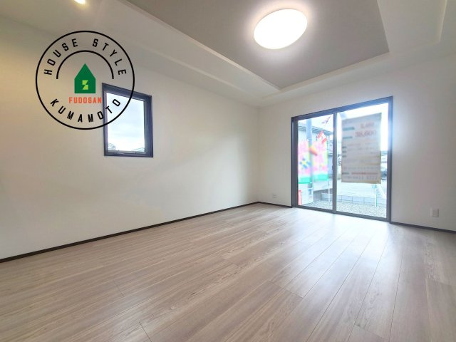 熊本市北区鶴羽田4丁目第2-2棟（1号棟）の居間・リビング|多くの時間を過すことになるリビングだからこそ、いつも穏やかな空間・解放感が味わえ毎日が充実します。