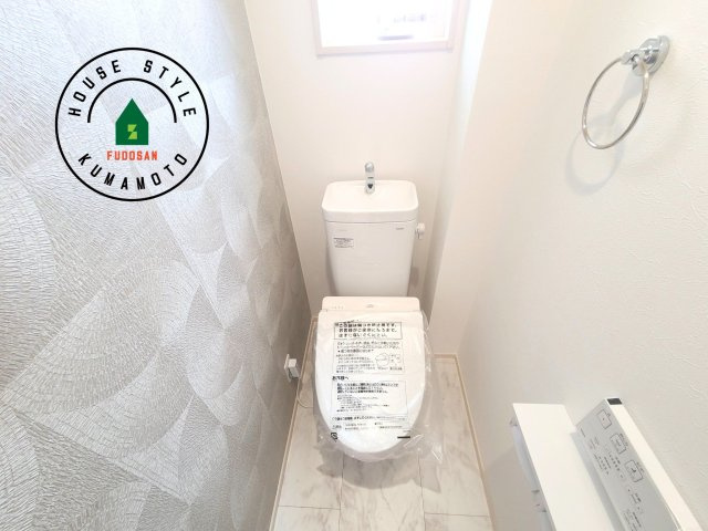 熊本市北区鶴羽田4丁目第2-2棟（2号棟）のトイレ|温水洗浄便座を完備しております。2ヶ所にトイレがあるのは朝の慌ただしい時間も安心です。