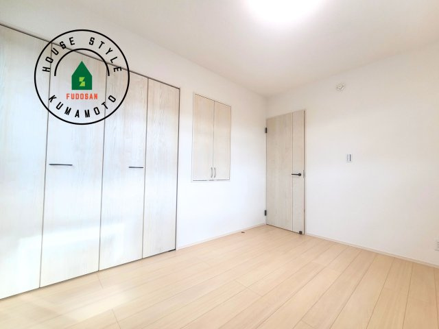 熊本市北区鶴羽田4丁目第2-2棟（2号棟）の子供部屋|穏やかな光が差し込む室内には、穏やかな時間が流れます。