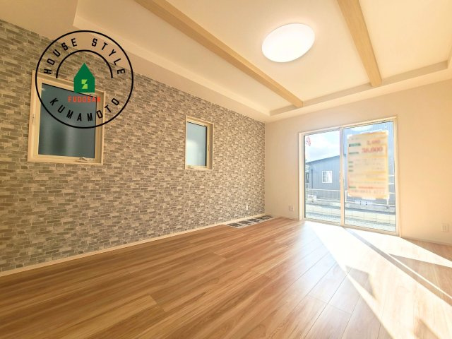 熊本市北区鶴羽田4丁目第2-2棟（2号棟）の居間・リビング|多くの時間を過すことになるリビングだからこそ、いつも穏やかな空間・解放感が味わえ毎日が充実します。