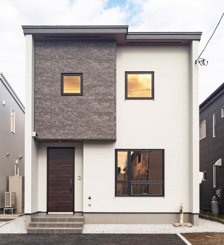 八戸市諏訪1丁目 A棟の外観