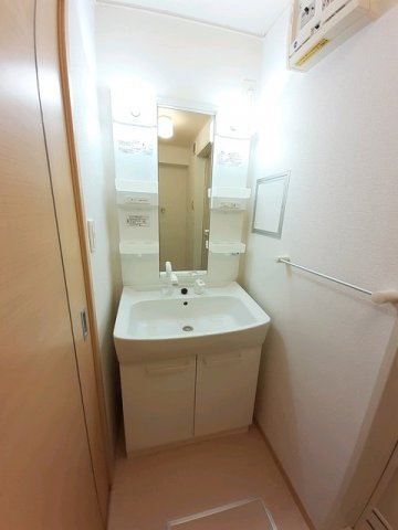 ボヌールの洗面所|忙しい朝には欠かせない洗面所です