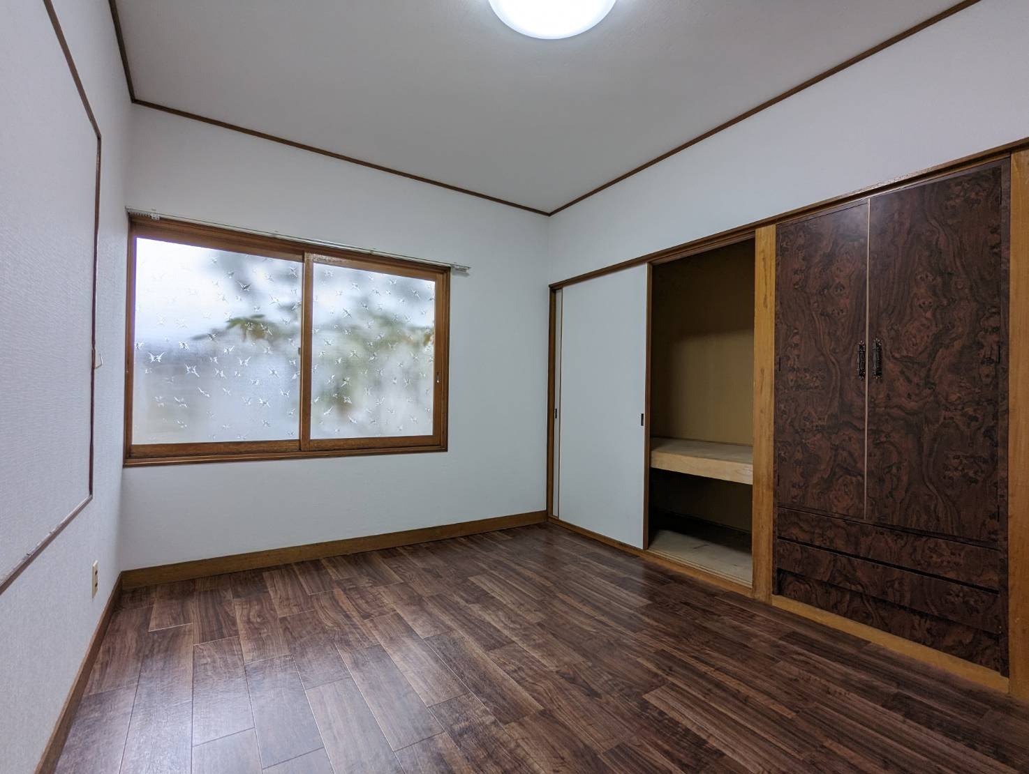 貝塚2丁目7番貸家の洋室