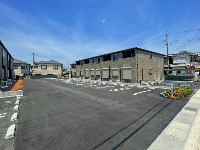 グランド萩ヶ丘Ⅰの駐車場|カースペースがあります